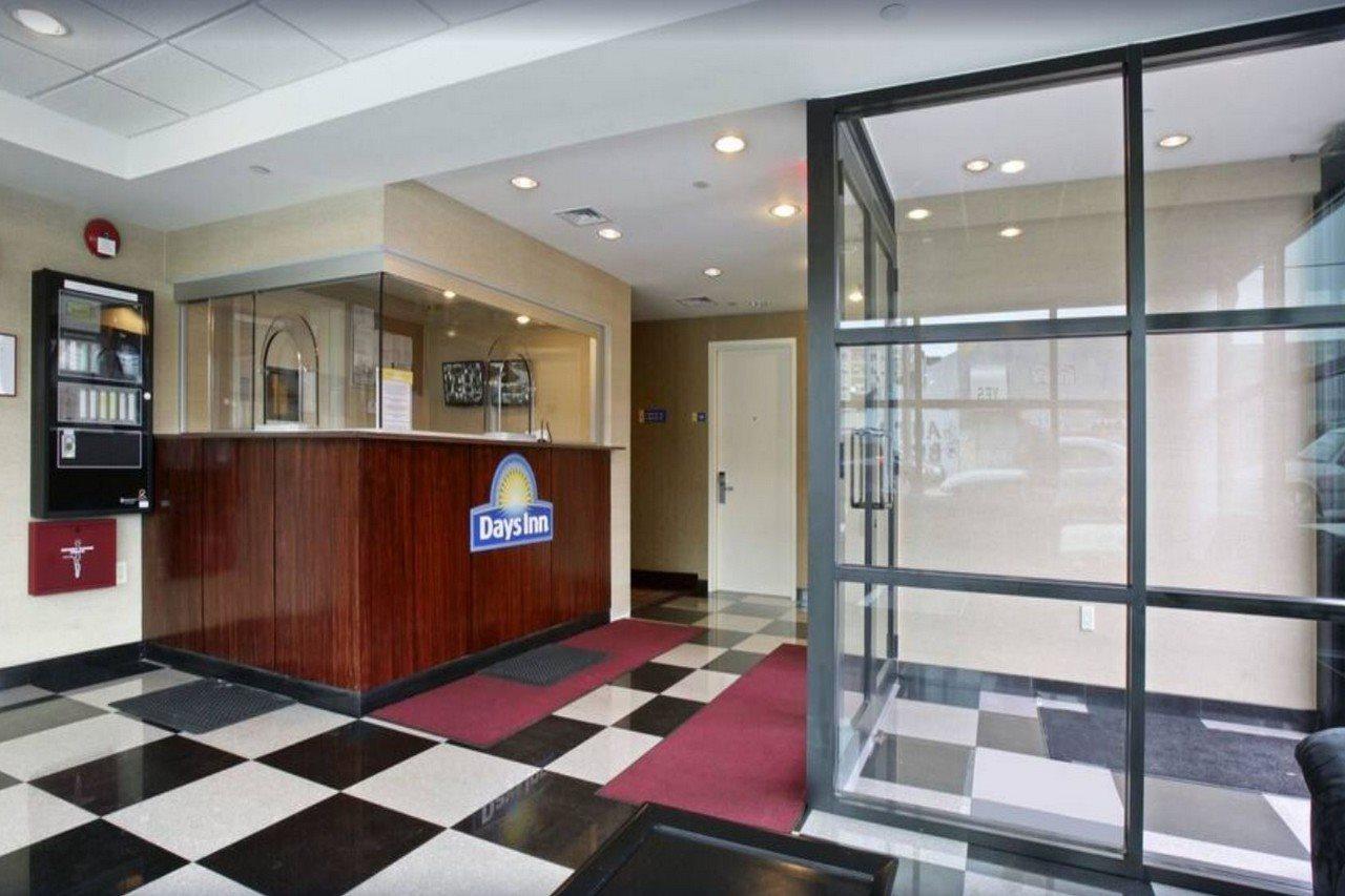 Days Inn Bronx Ню Йорк Екстериор снимка