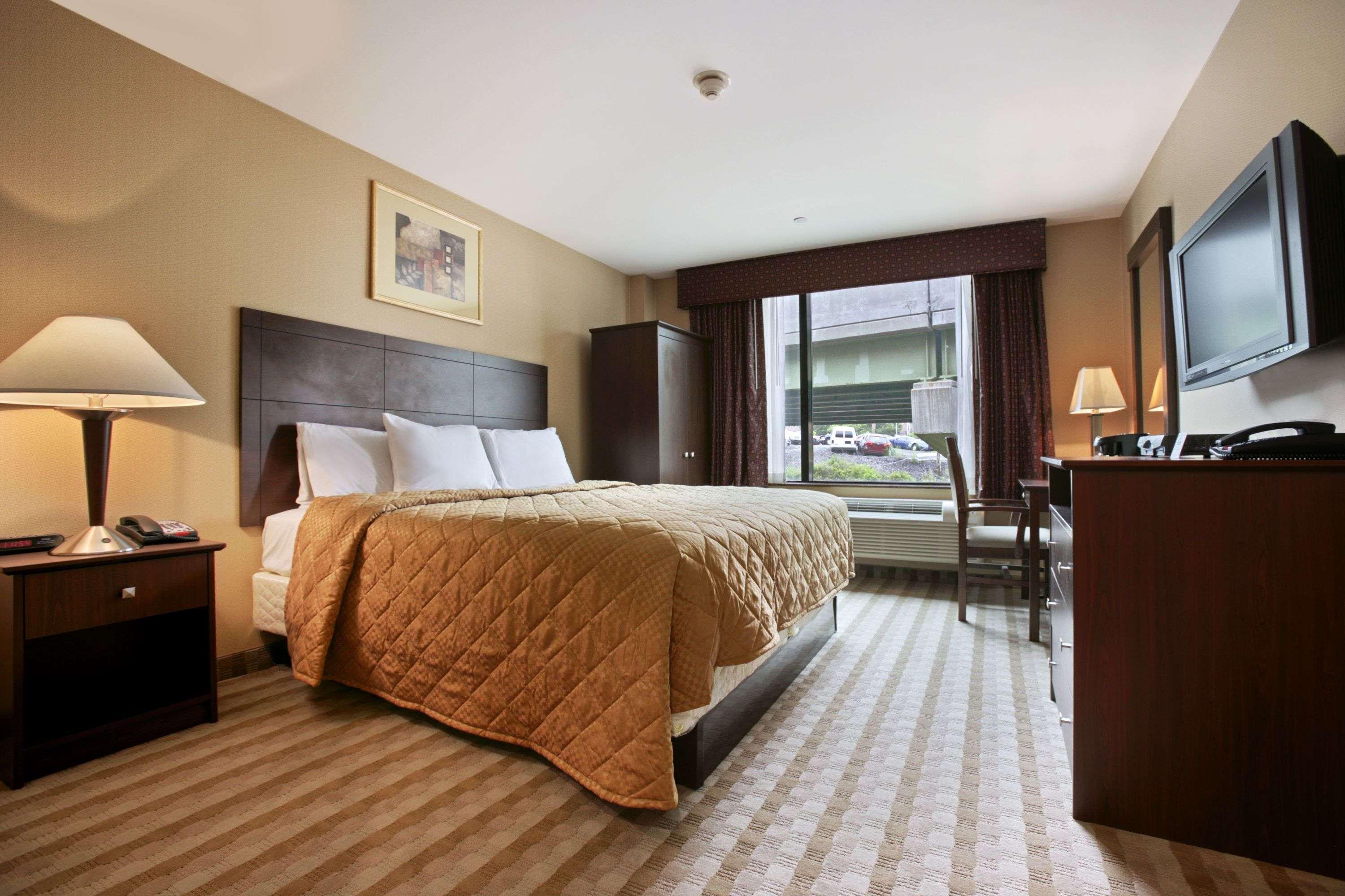 Days Inn Bronx Ню Йорк Екстериор снимка